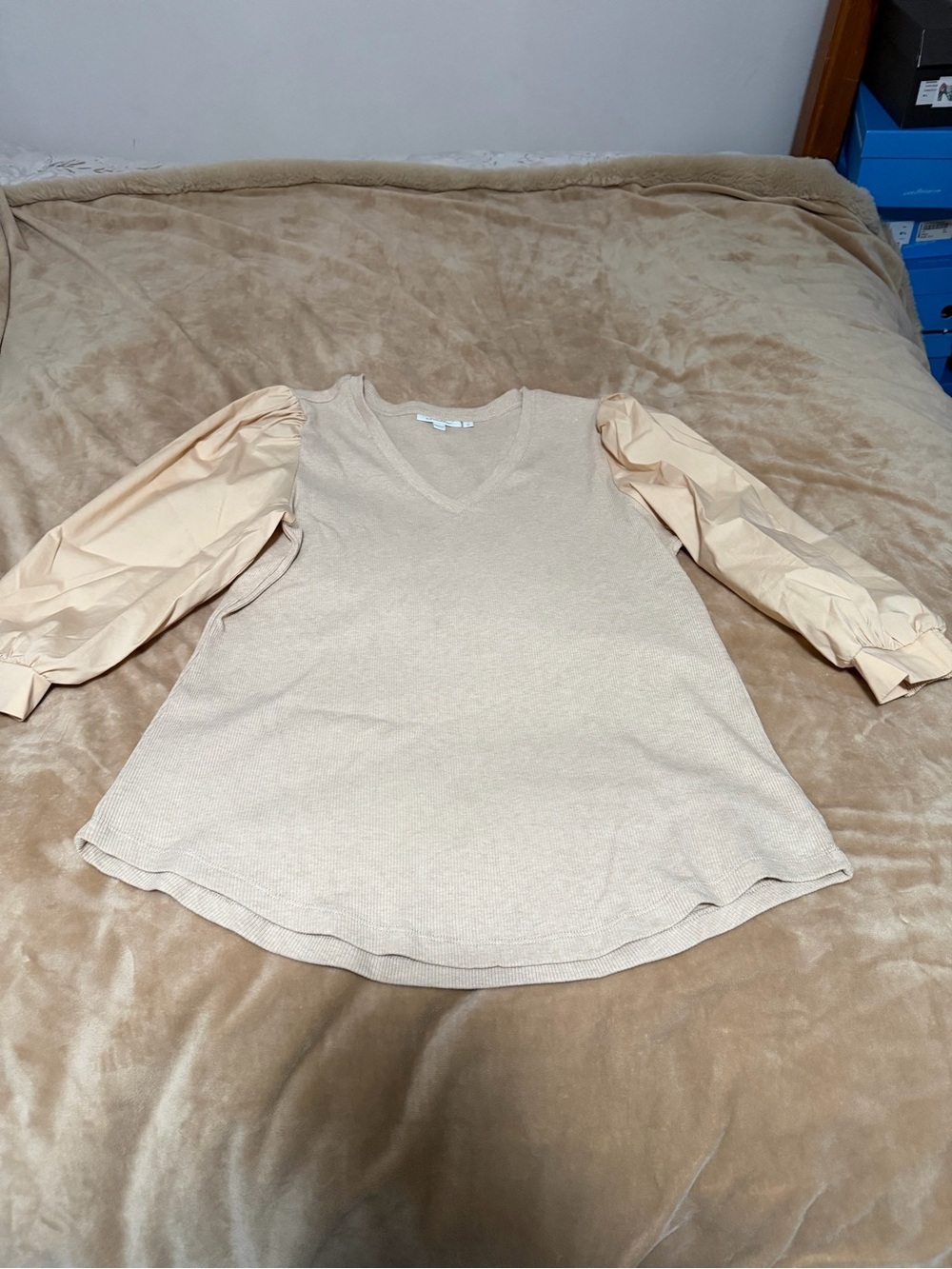 Chicos Beige V-Neck Ribbed Top with Cotton Puff Sleeves Size 1/M